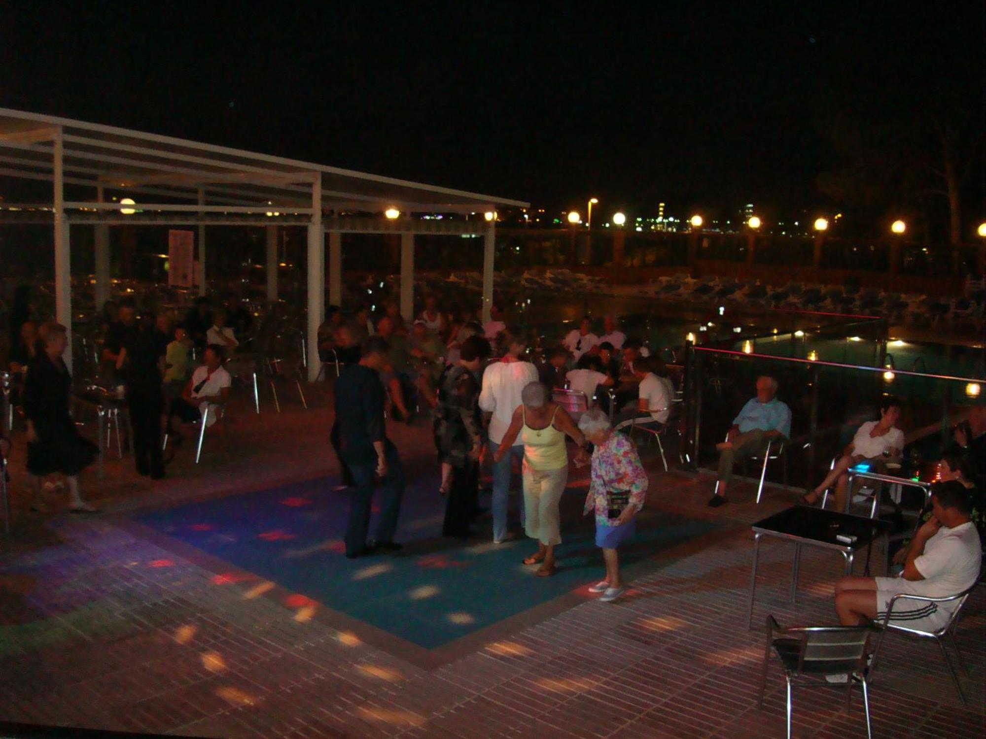 Hotel Univers Roses Exterior foto