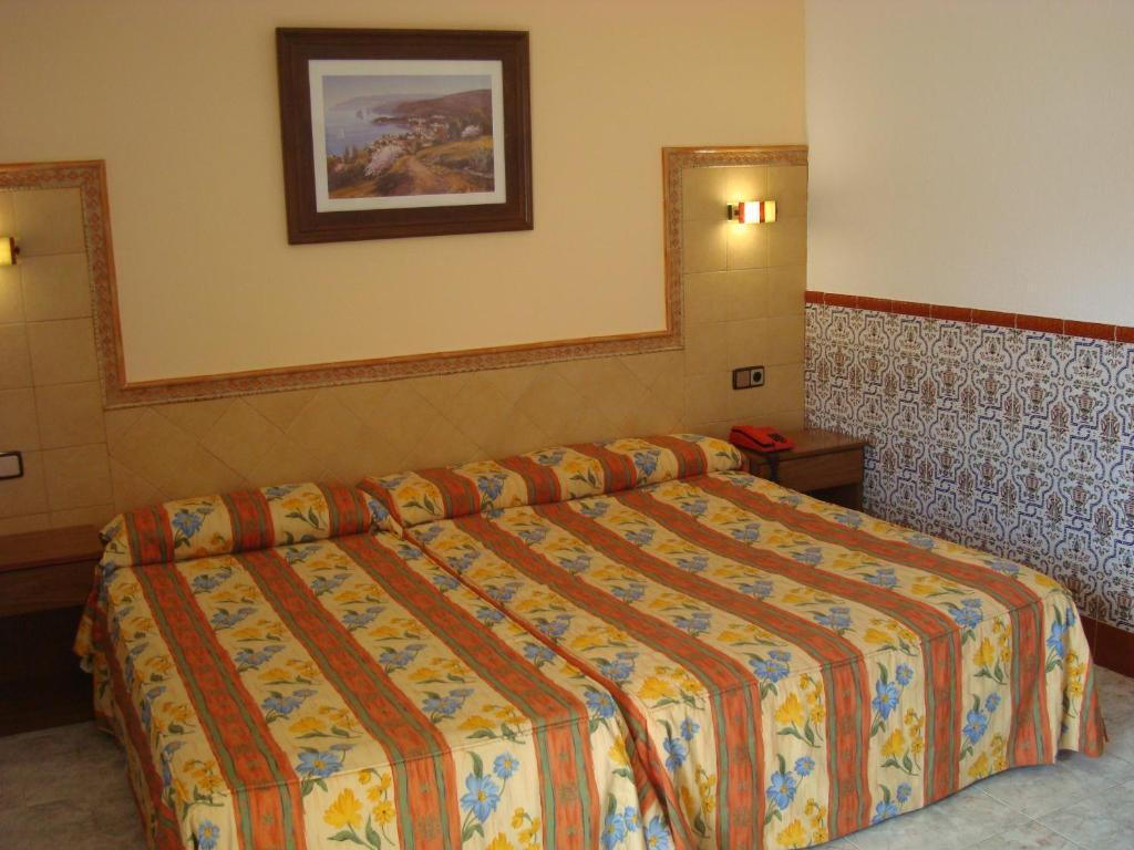 Hotel Univers Roses Zimmer foto