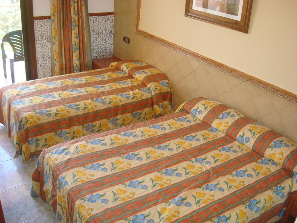 Hotel Univers Roses Zimmer foto